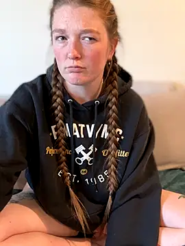 PussiesnCream  online show from September 18, 6:50 pm