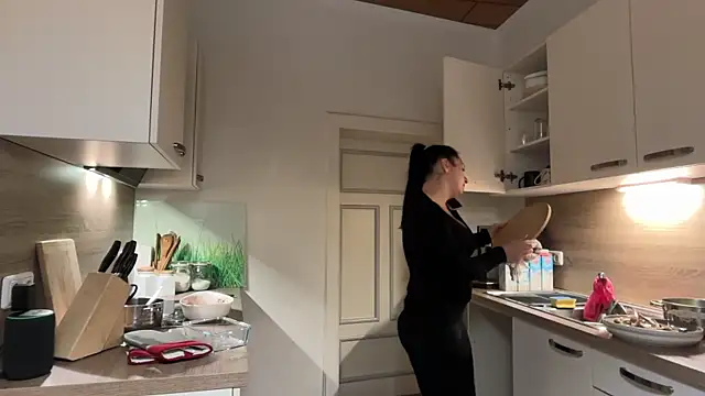 Viola Beck online show from February 5, 5:38 pm