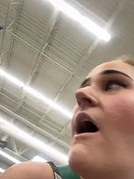 lolabunny9 online show from April 5, 6:07 pm