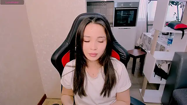 Snapshot of AyaMoon chatting on October 22, 5:45 am AyaMoon online show from October 22, 5:45 am