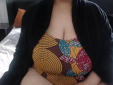 XHotJuicyBootyXX online show from July 28, 9:51 am