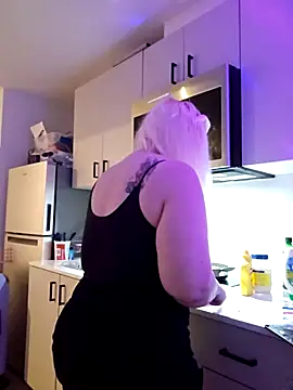 DamelynDaisy online show from November 23, 5:21 am