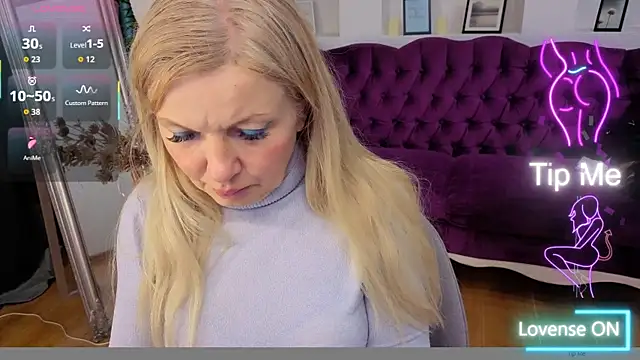 Abby Moore  online show from June 2, 7:09 am