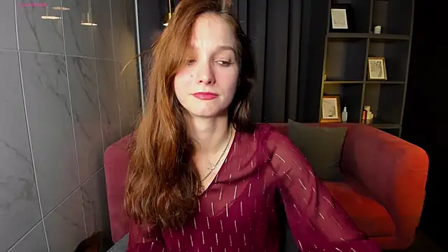 MirandaGlow online show from December 18, 5:45 am