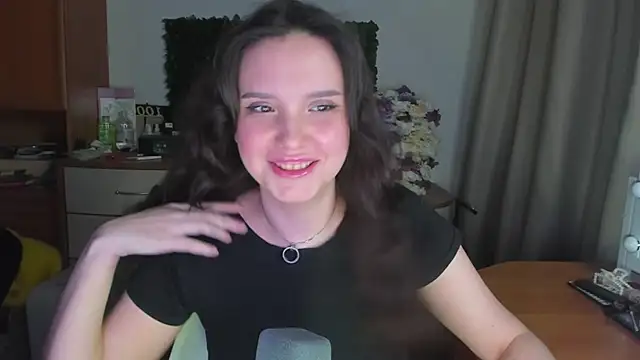 DoraCharmer online show from July 11, 6:52 pm