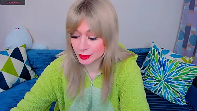 EllenMoore online show from March 27, 3:08 am