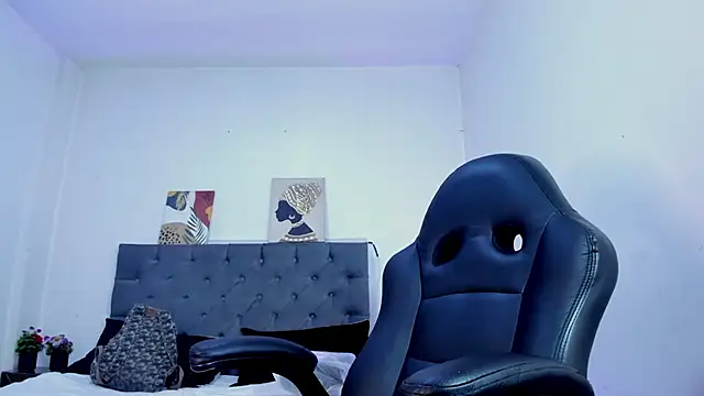 Ellie Alves online show from October 6, 1:50 pm