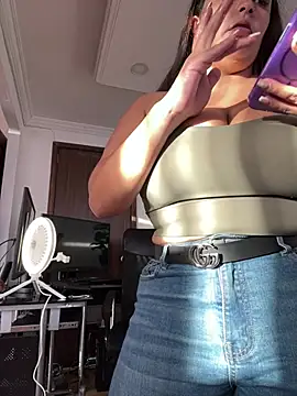 milly cruz online show from April 8, 10:23 pm