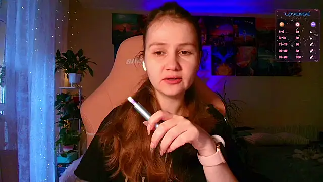 Snapshot of GoodWitch_ chatting on October 12, 9:23 am GoodWitch  online show from October 12, 9:23 am
