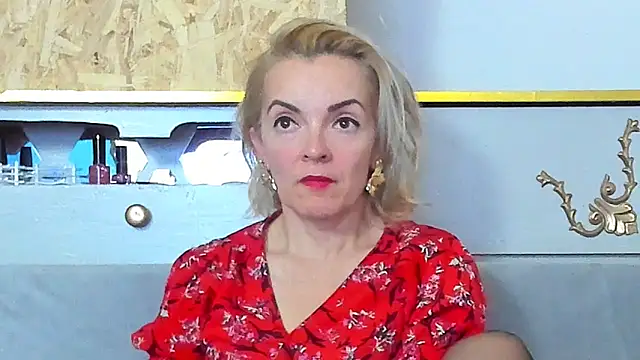 KateConner online show from November 12, 6:50 pm