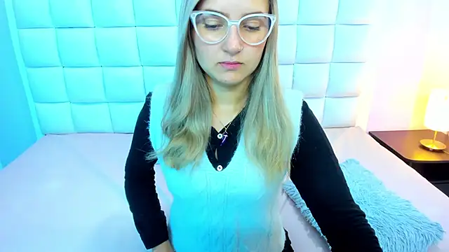 teresasroom  online show from October 6, 4:12 pm