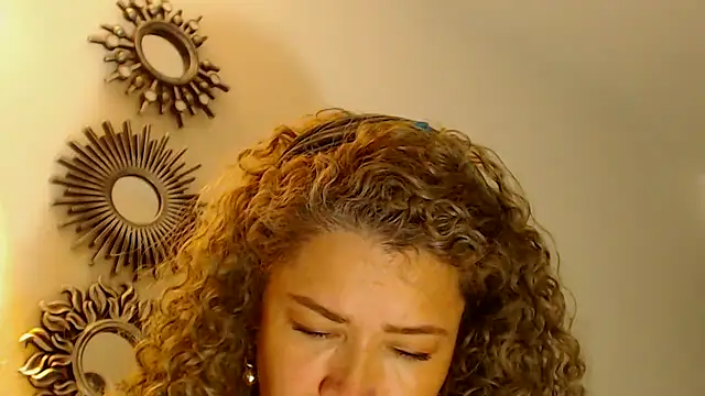 dalilasquirt1 online show from July 14, 2:16 am