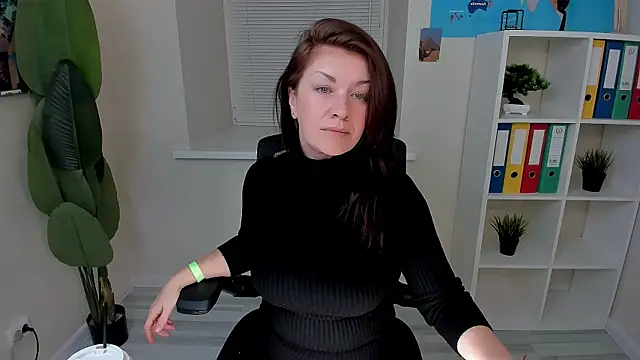 AnaMills online show from October 18, 3:15 pm