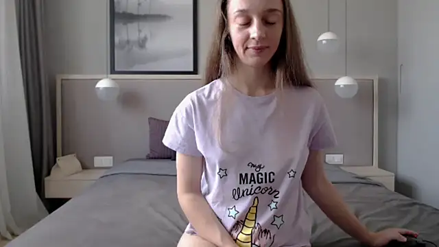 ShySchoolGirl online show from November 2, 12:30 pm