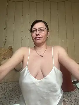 Amberhotqueen online show from April 10, 10:43 am
