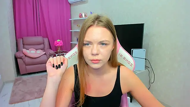 Strawberrye online show from March 30, 3:17 am