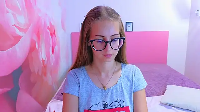 AliceAdams online show from September 15, 6:43 am