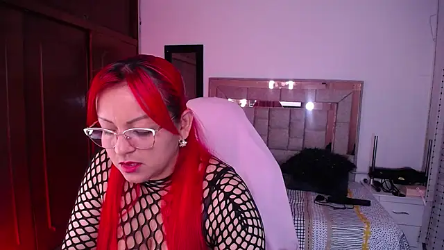 Snapshot of salomecastro_ chatting on October 23, 3:23 am salomecastro online show from October 23, 3:23 am
