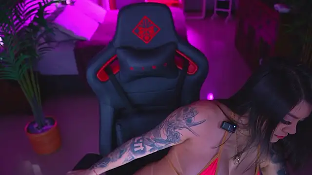 ambarEvans online show from February 7, 1:20 am