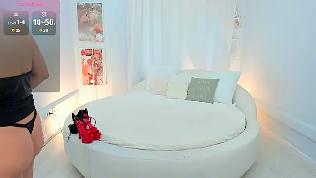 HelenaRegal online show from March 23, 2:01 pm