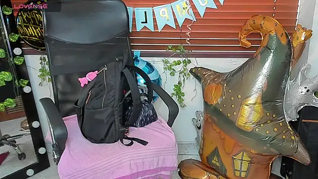 DestinyHills online show from March 23, 12:11 pm