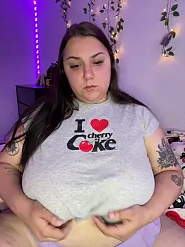 Snapshot of honeyviolet chatting on September 10, 1:49 am honeyviolet online show from September 10, 1:49 am