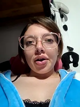 Snapshot of linda-schmidt chatting on October 23, 1:22 am linda-schmidt online show from October 23, 1:22 am