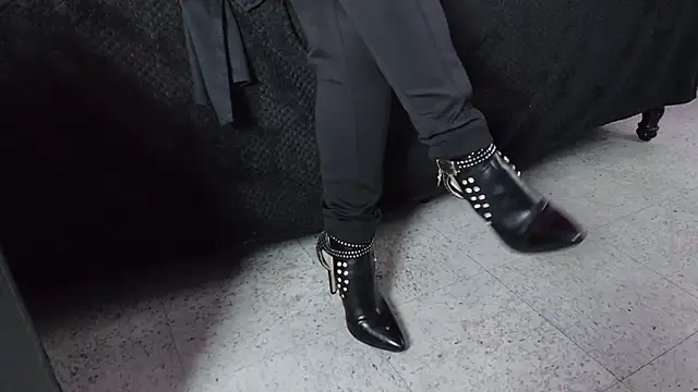  Jade 16 online show from December 17, 11:58 am