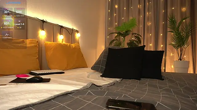 juli hox online show from October 15, 10:18 am