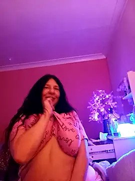 Leanne43 online show from April 2, 11:46 pm