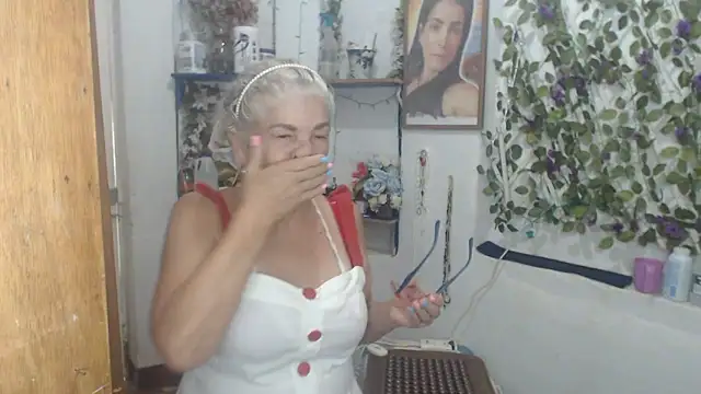 FunnyGrandma online show from April 12, 10:12 pm