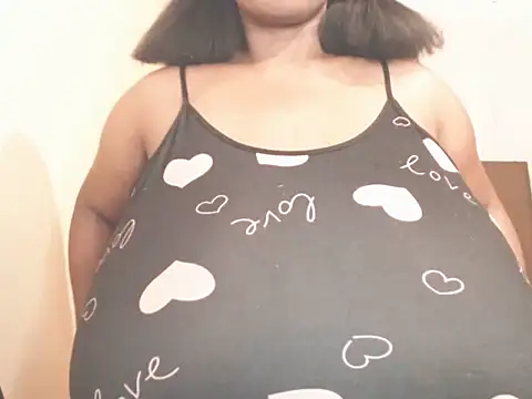 MissTits online show from May 1, 10:24 pm