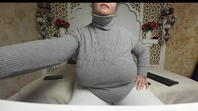 AleshaArabian online show from February 3, 4:54 am