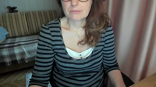 lauraoven online show from March 23, 3:07 pm