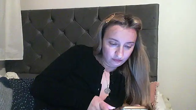 SusanCurt online show from November 13, 9:58 pm