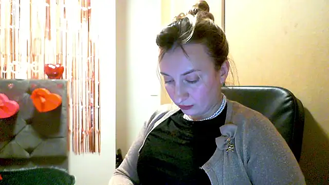 SusanCurt online show from February 13, 7:37 pm