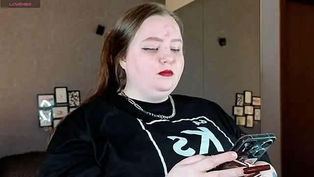 EMMA  CONNOR online show from October 20, 5:27 pm