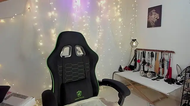 Snapshot of Arianna_connor1 chatting on September 25, 1:59 am Arianna connor1 online show from September 25, 1:59 am