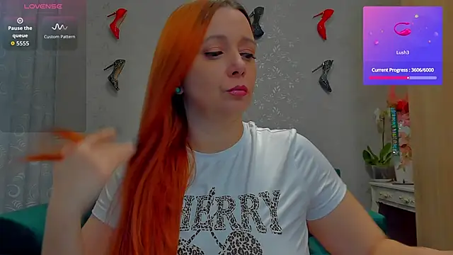 Snapshot of emilianna666 chatting on October 25, 11:51 am emilianna666 online show from October 25, 11:51 am
