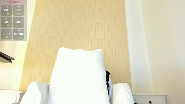 mia pineda online show from April 8, 9:06 pm