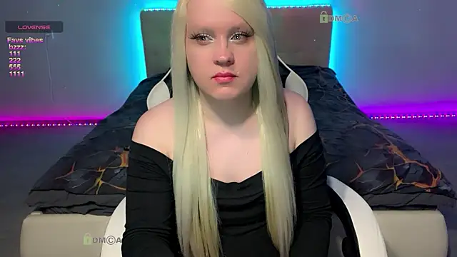 camsmiley online show from December 21, 4:39 am