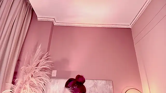 JupiteFox online show from March 18, 1:43 am