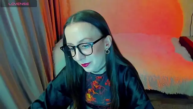 CurlySteph online show from March 29, 6:29 pm