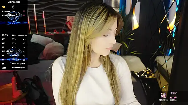 KylieMellow online show from March 9, 1:25 pm