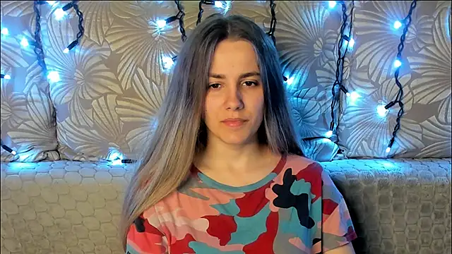 MaggieCake online show from April 18, 12:35 am