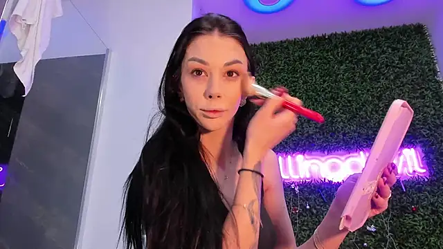 realhotfallingdevil online show from February 2, 5:50 am