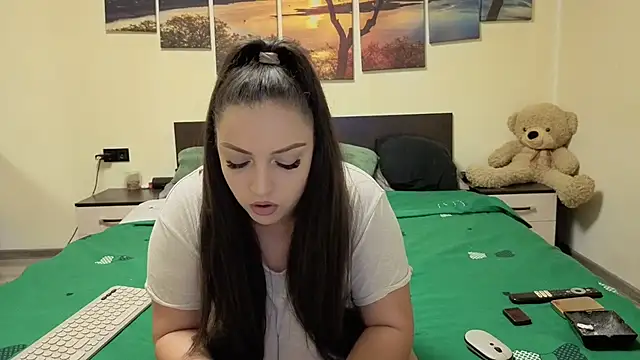 adelline online show from April 6, 8:54 pm