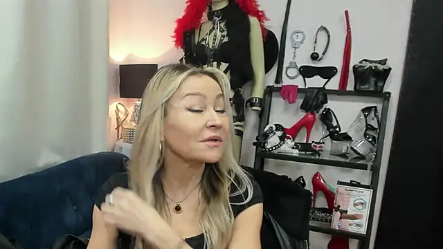 crystaLUX online show from April 3, 5:49 am