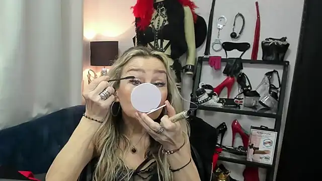 crystaLUX online show from April 15, 5:19 am