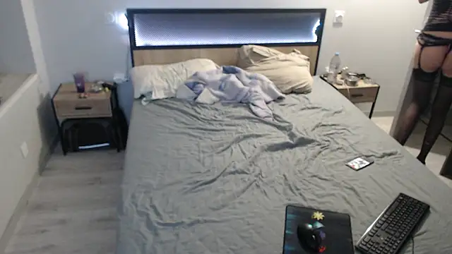 missthon0 online show from October 4, 1:17 pm